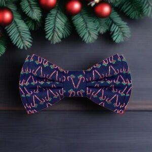 Festive Men’s Navy Pretied Bow Tie with Candy Cane Pattern Motif